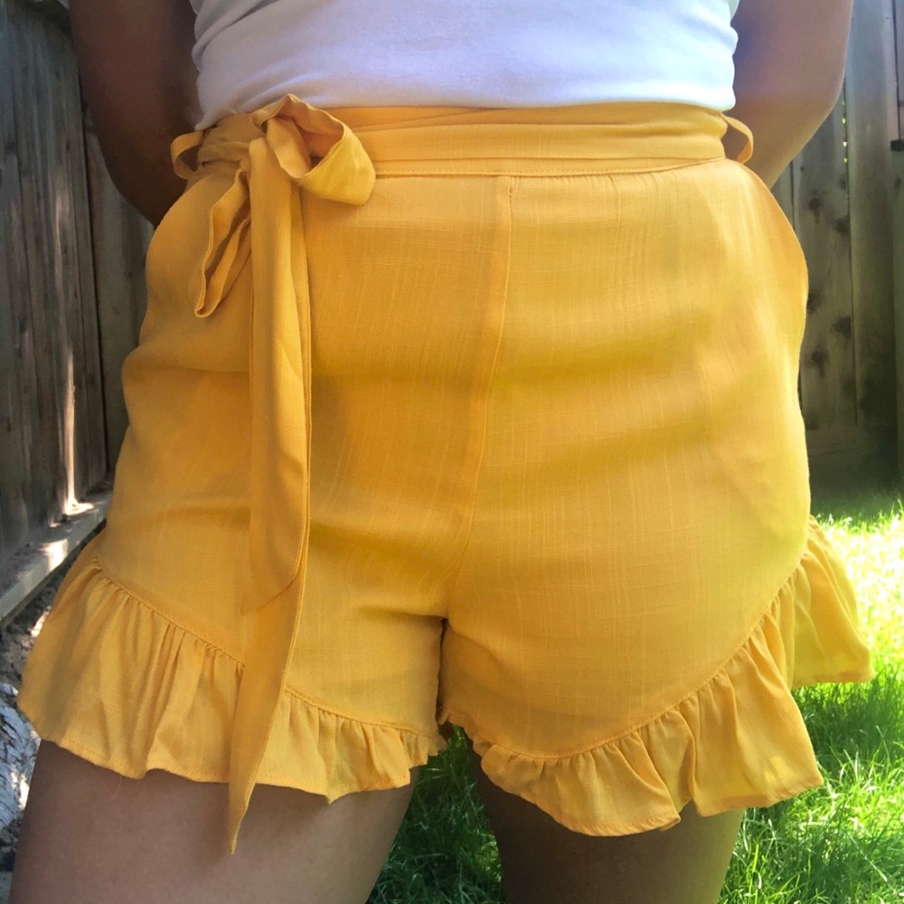 Ruffle Bottom Tie High Waisted Shorts - Yellow